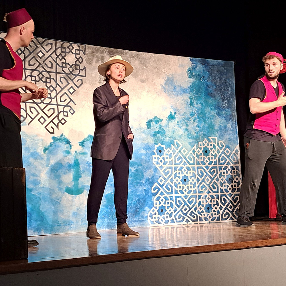 White Horse Theatre spielt vor Schülerinnen und Schülern des BG