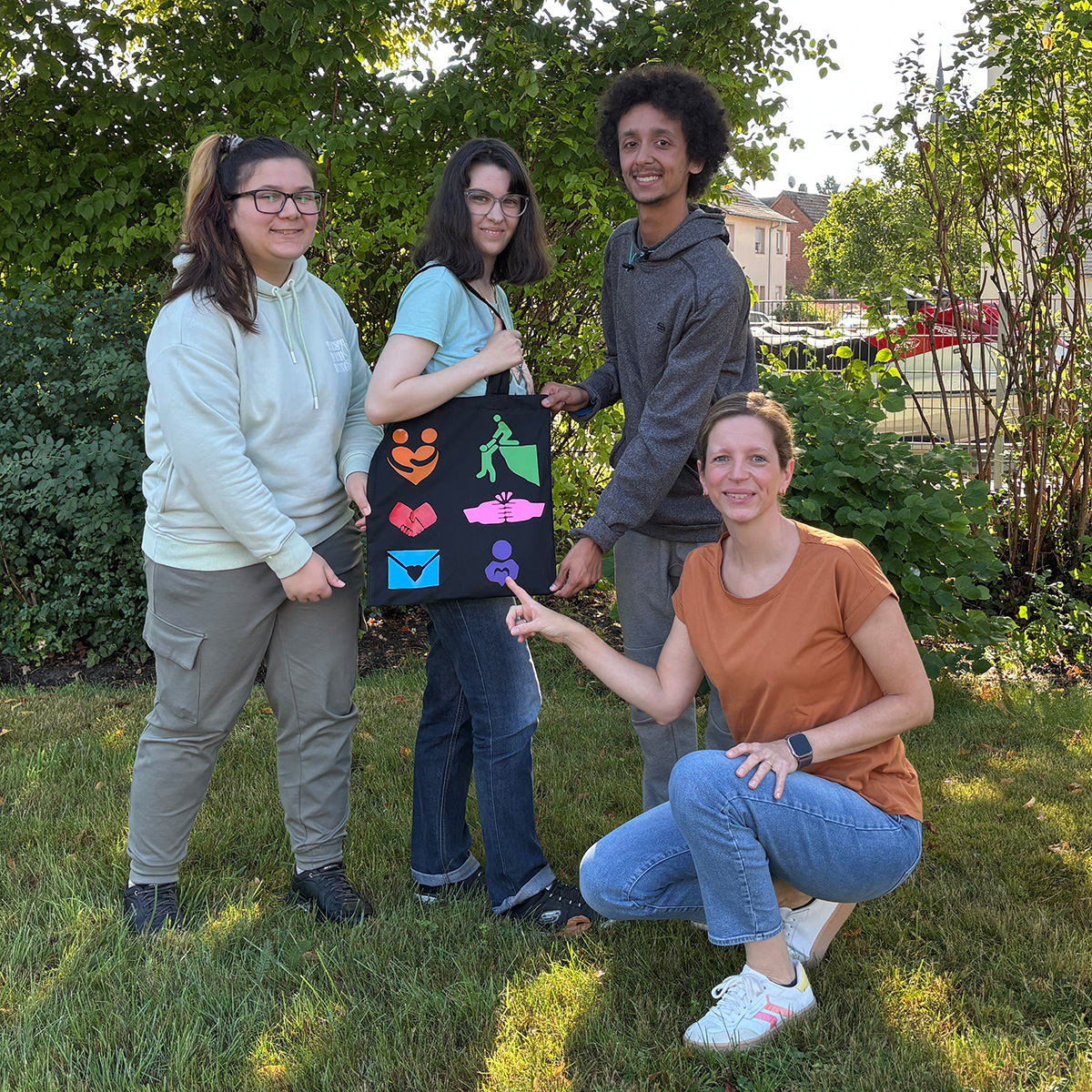 Lernende der höheren Berufsfachschule erarbeiten gemeinsam Klassenwerte