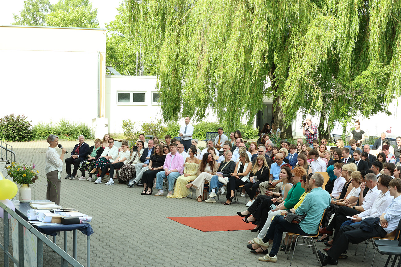 Feierliche Verabschiedung der Schülerinnen und Schüler des Beruflichen Gymnasiums 2026 Feierliche Verabschiedung der Schülerinnen und Schüler des Beruflichen Gymnasiums 2026