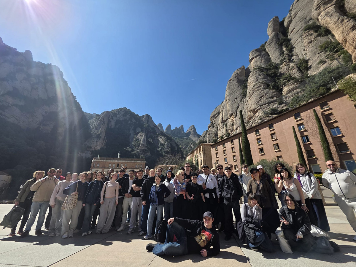 Schülerinnen und Schüler der Eingangsphase des Beruflichen Gymnasiums der August-Bebel-Schule Offenbach erleben und lernen viel auf der Studienfahrt nach Spanien