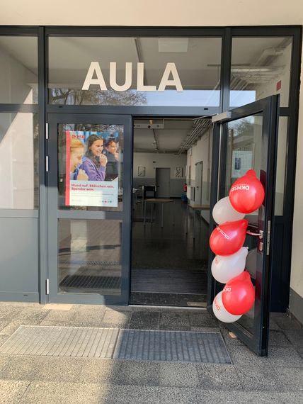 Schülerinnen und Schüler der August-Bebel-Schule organisieren erneut eine Aktion zur Typisierung für die DKMS Schülerinnen und Schüler der August-Bebel-Schule organisieren erneut eine Aktion zur Typisierung für die DKMS