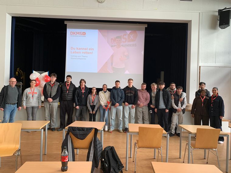 Schülerinnen und Schüler der August-Bebel-Schule organisieren erneut eine Aktion zur Typisierung für die DKMS Schülerinnen und Schüler der August-Bebel-Schule organisieren erneut eine Aktion zur Typisierung für die DKMS